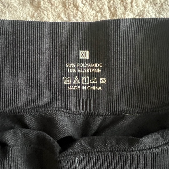 Women’s Seamless Scrunch Butt Wideband Waist Sports - Size  XL - Never worn - Picture 4 of 5